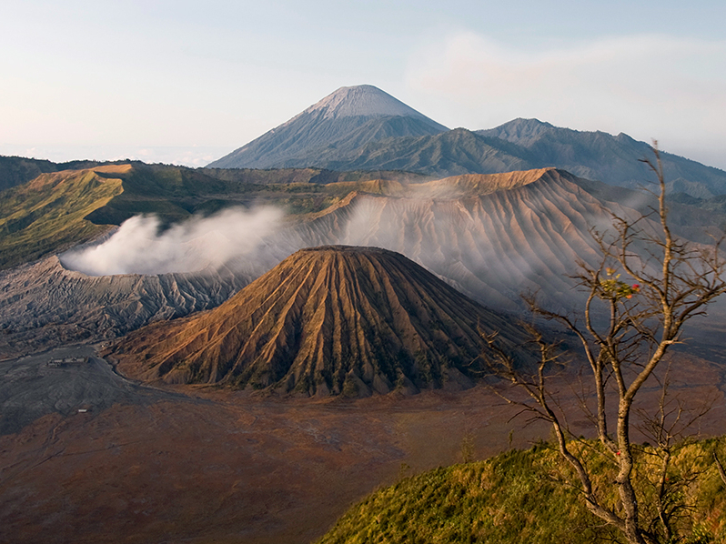 Vulkanlandschaft beim Mount Bromo auf Java